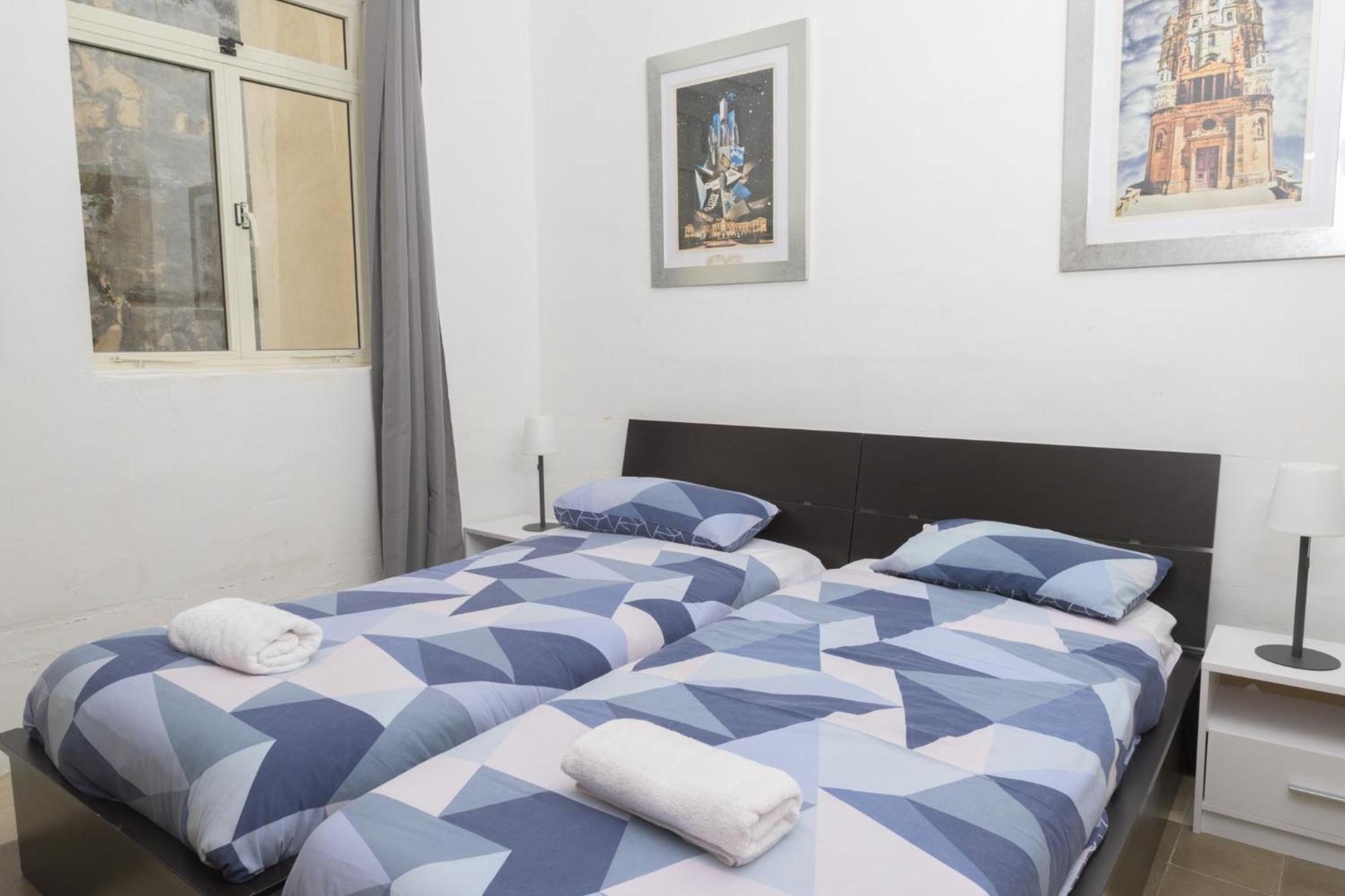 Stylish Valletta 2 Bedrooom City Centre Apartment With Terrace Exterior photo